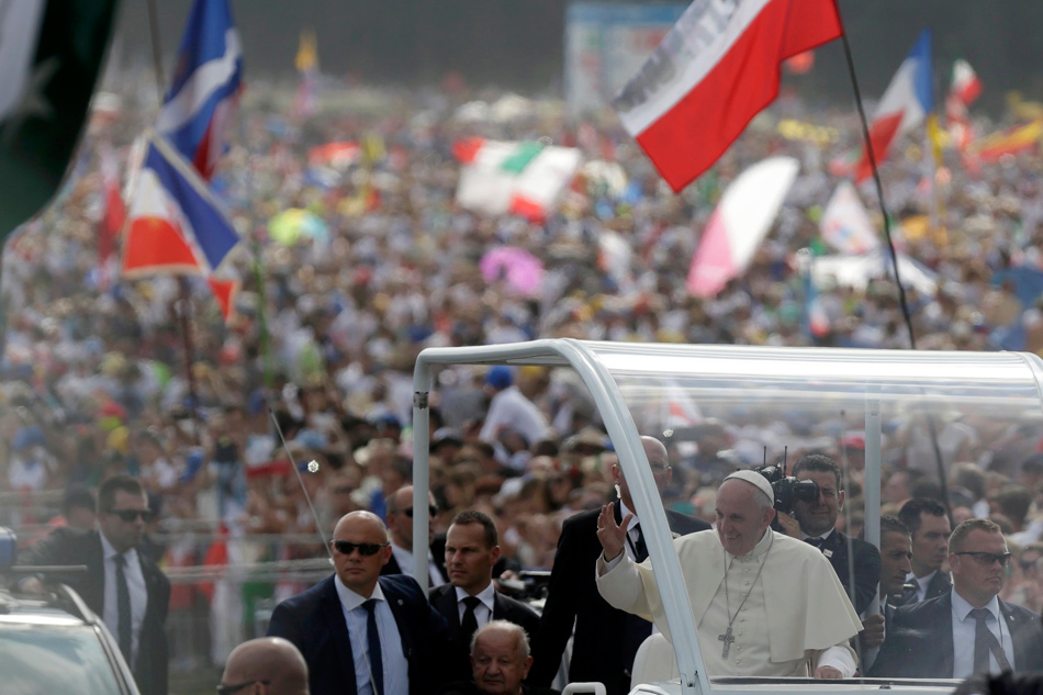 Over 2.5M attend World Youth Day final mass in Poland | ABS-CBN News